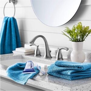New! 3-Piece Set Amazon Basics Quick-Dry Towels 100% Cotton in Lake Blue
